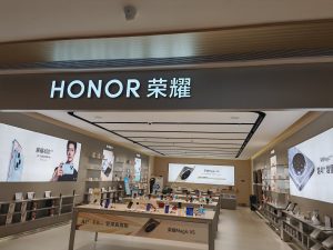 荣耀联手泡泡玛特推出“潮玩手机”，IP联名成为手机厂商新尝试_华夏商业网_华夏商业网_华夏财经_华夏资讯