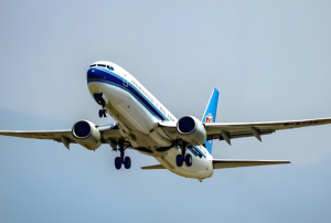 低至0.9折 多地机票价格节后跳水_华夏商业网_华夏商业网_华夏财经_华夏资讯